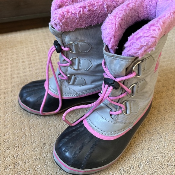 Girls Sorel Snow Boots size 3 - Picture 1 of 12